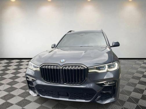 2021 BMW X7 M50i