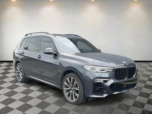 2021 BMW X7 M50i