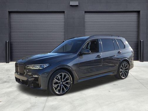 2021 BMW X7 M50i