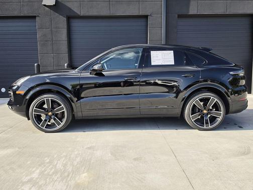 Black 2023 Porsche Cayenne