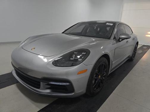 2018 Porsche Panamera 4