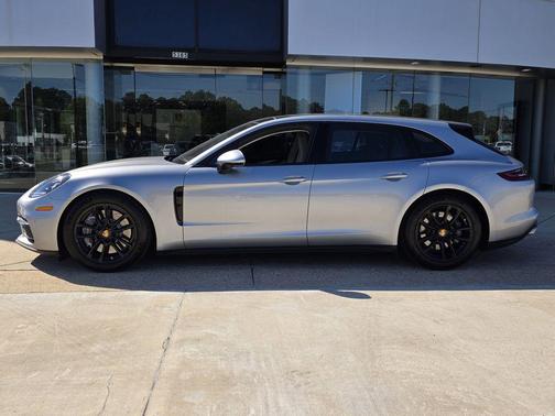 2018 Porsche Panamera 4