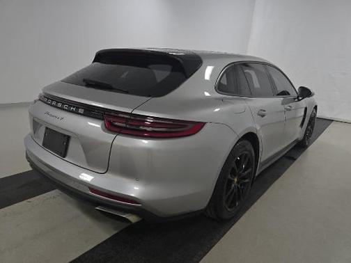 2018 Porsche Panamera 4