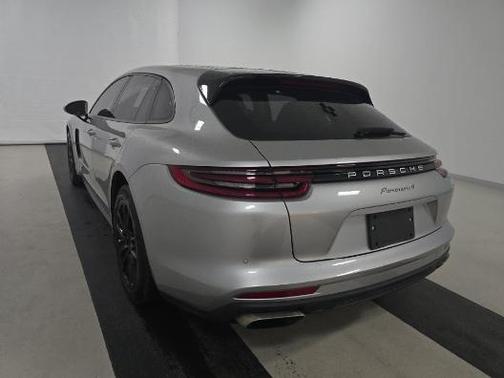 2018 Porsche Panamera 4