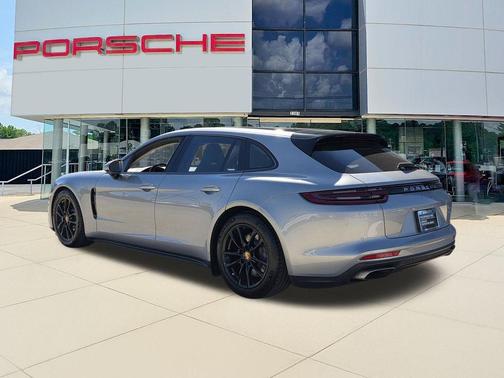 2018 Porsche Panamera 4