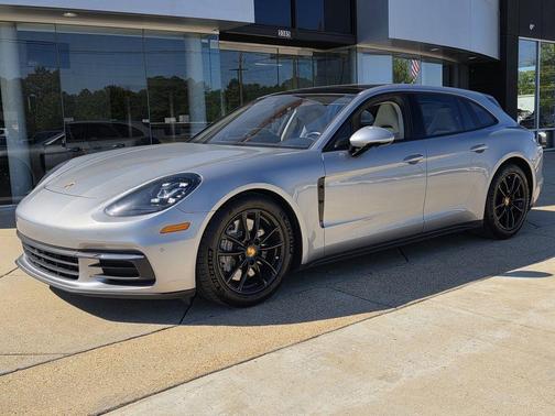2018 Porsche Panamera 4