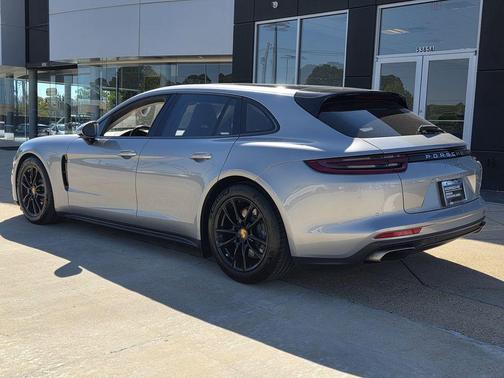 2018 Porsche Panamera 4