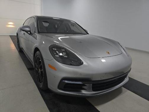 2018 Porsche Panamera 4