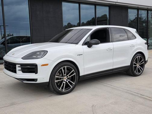 2025 Porsche Cayenne AWD