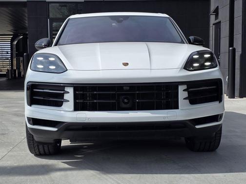2025 Porsche Cayenne AWD