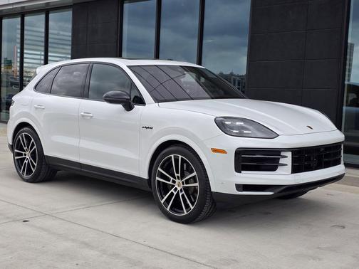 2025 Porsche Cayenne AWD