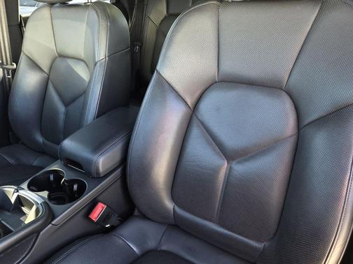 2022 Porsche Macan Base