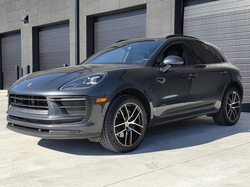 2022 Porsche Macan Base
