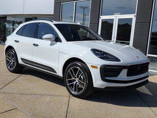 OQ 2026 Porsche Macan Base