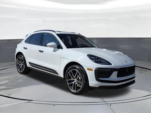 OQ 2026 Porsche Macan Base