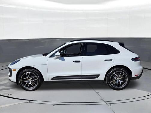 OQ 2026 Porsche Macan Base