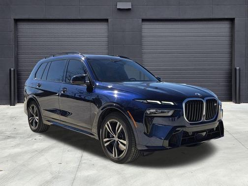 2023 BMW X7 M60i