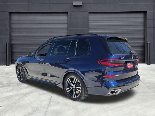 2023 BMW X7 M60i