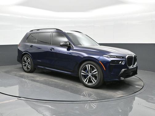 2023 BMW X7 M60i