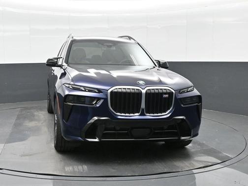 2023 BMW X7 M60i