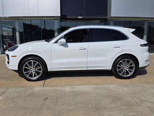 2025 Porsche Cayenne Base