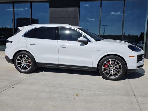 2025 Porsche Cayenne S