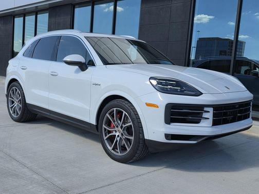 2025 Porsche Cayenne S