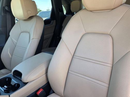 2025 Porsche Cayenne S