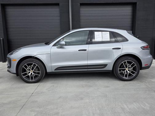 2025 Porsche Macan 