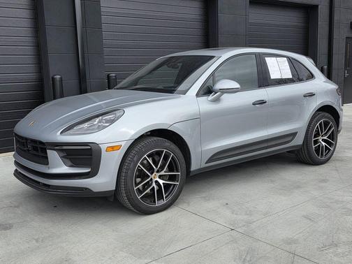 2025 Porsche Macan 