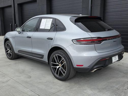 2025 Porsche Macan 