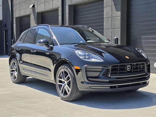 Volcano Grey Metallic 2025 Porsche Macan