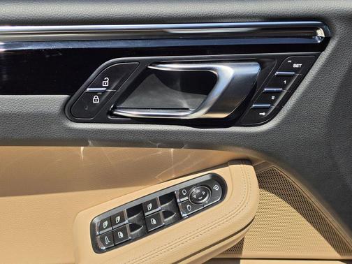 Volcano Grey Metallic 2025 Porsche Macan