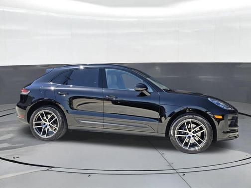 Volcano Grey Metallic 2025 Porsche Macan