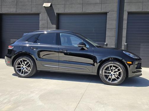 Volcano Grey Metallic 2025 Porsche Macan