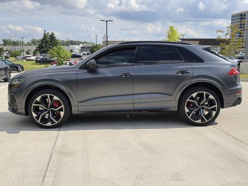 Daytona Gray Pearl Effect 2022 Audi RS Q8 4.0T quattro
