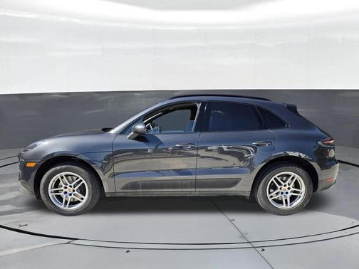 Volcano Grey Metallic 2020 Porsche Macan Base