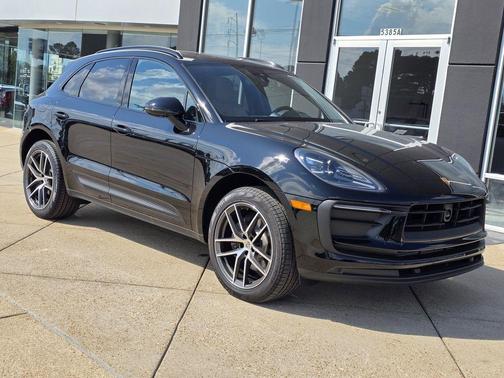 2025 Porsche Macan Base