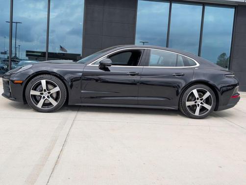 2025 Porsche Panamera Base