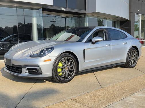 2018 Porsche Panamera 4