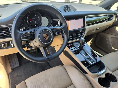 Volcano Grey Metallic 2023 Porsche Macan