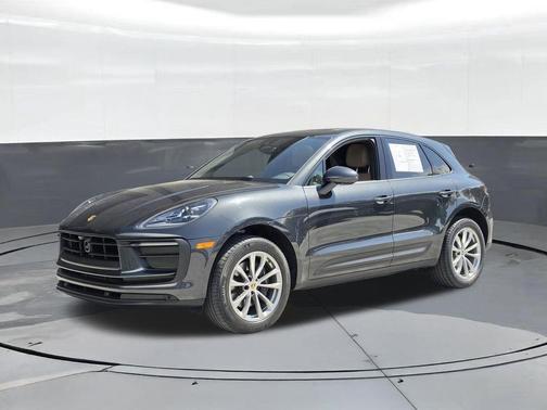 Volcano Grey Metallic 2023 Porsche Macan