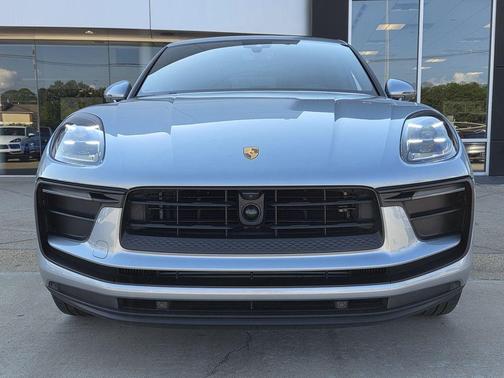 2023 Porsche Macan T