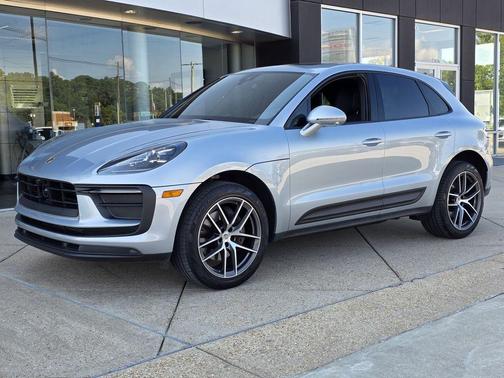 2023 Porsche Macan T