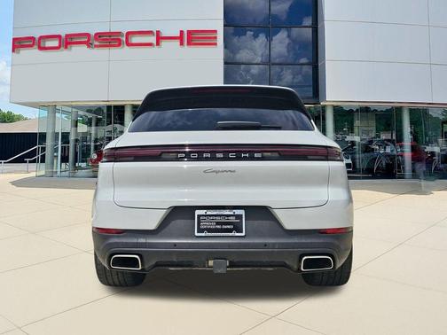 2024 Porsche Cayenne Base