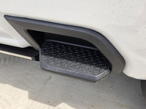 Summit White 2022 GMC Sierra 2500 Denali