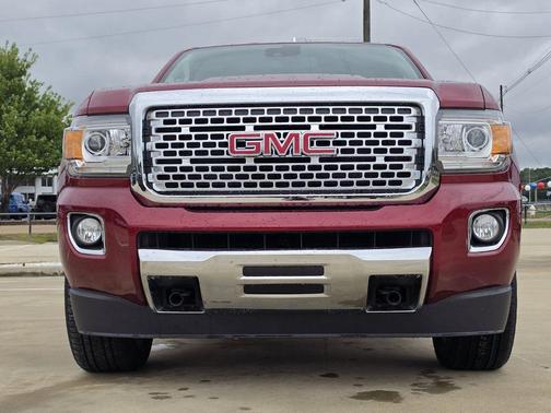 Red Quartz Tintcoat 2019 GMC Canyon Denali