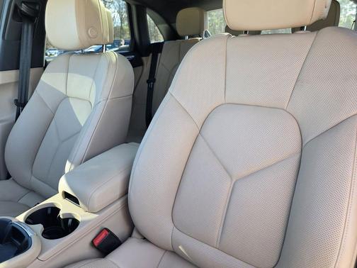 White 2025 Porsche Macan