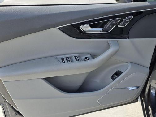 2019 Audi Q7 55 Premium Plus