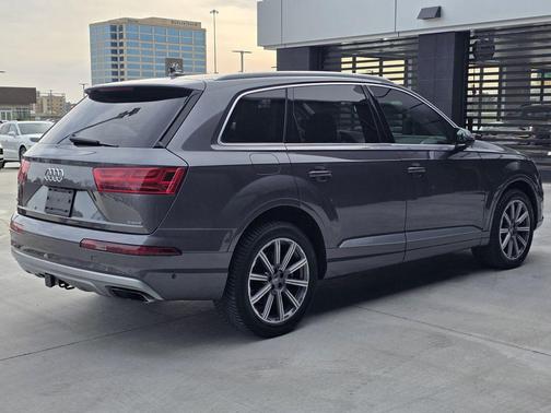 2019 Audi Q7 55 Premium Plus